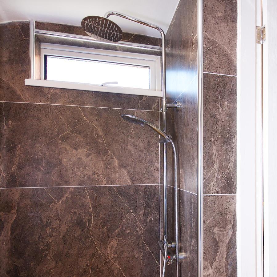 Ideal Abode Leonard Chester Ngoại thất bức ảnh